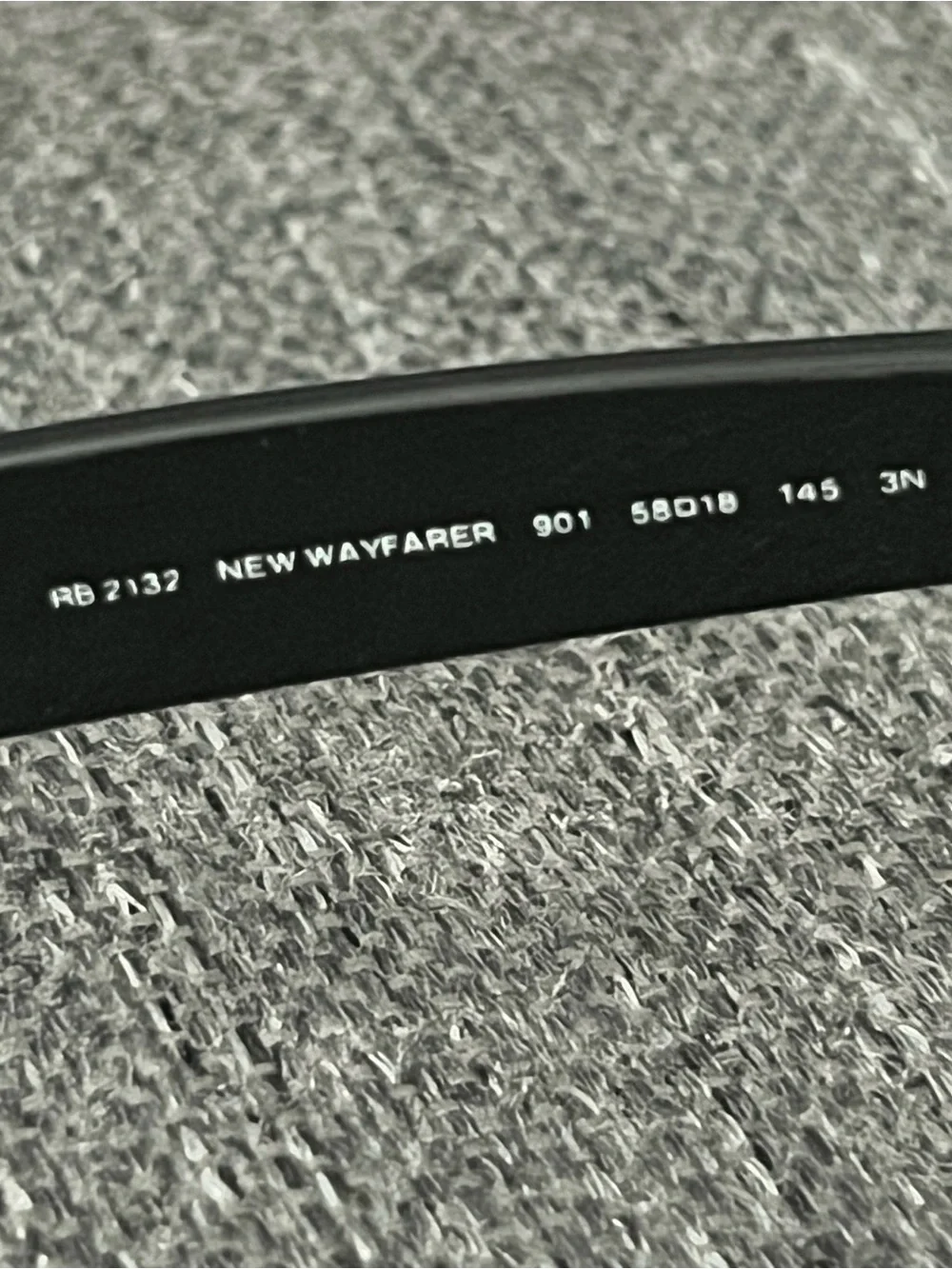Ray-Ban RB2132 New Wayfarer - Like New with case